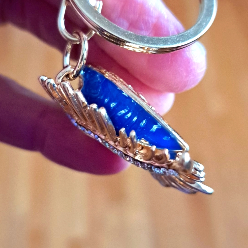 Cute Blue Eye Keychain - Picture 3 of 4